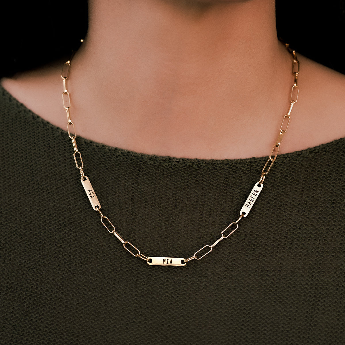 Collana con fermaglio e nomi personalizzati