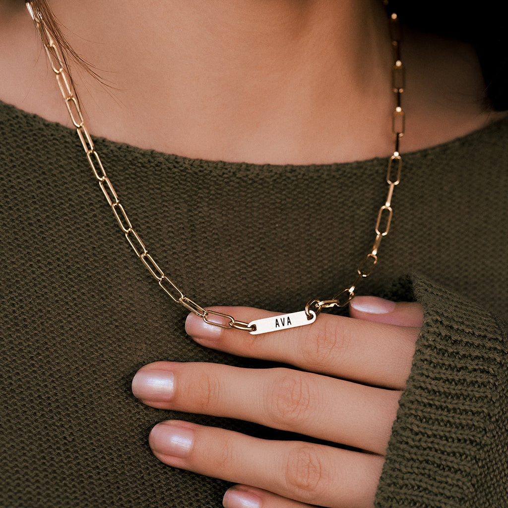 Collana con fermaglio e nomi personalizzati