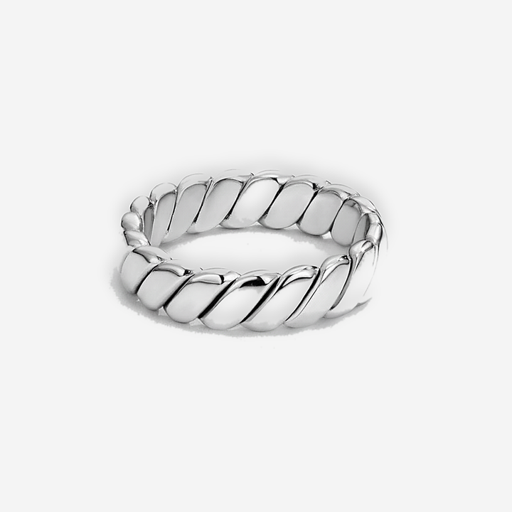 Calira Twisted Ring