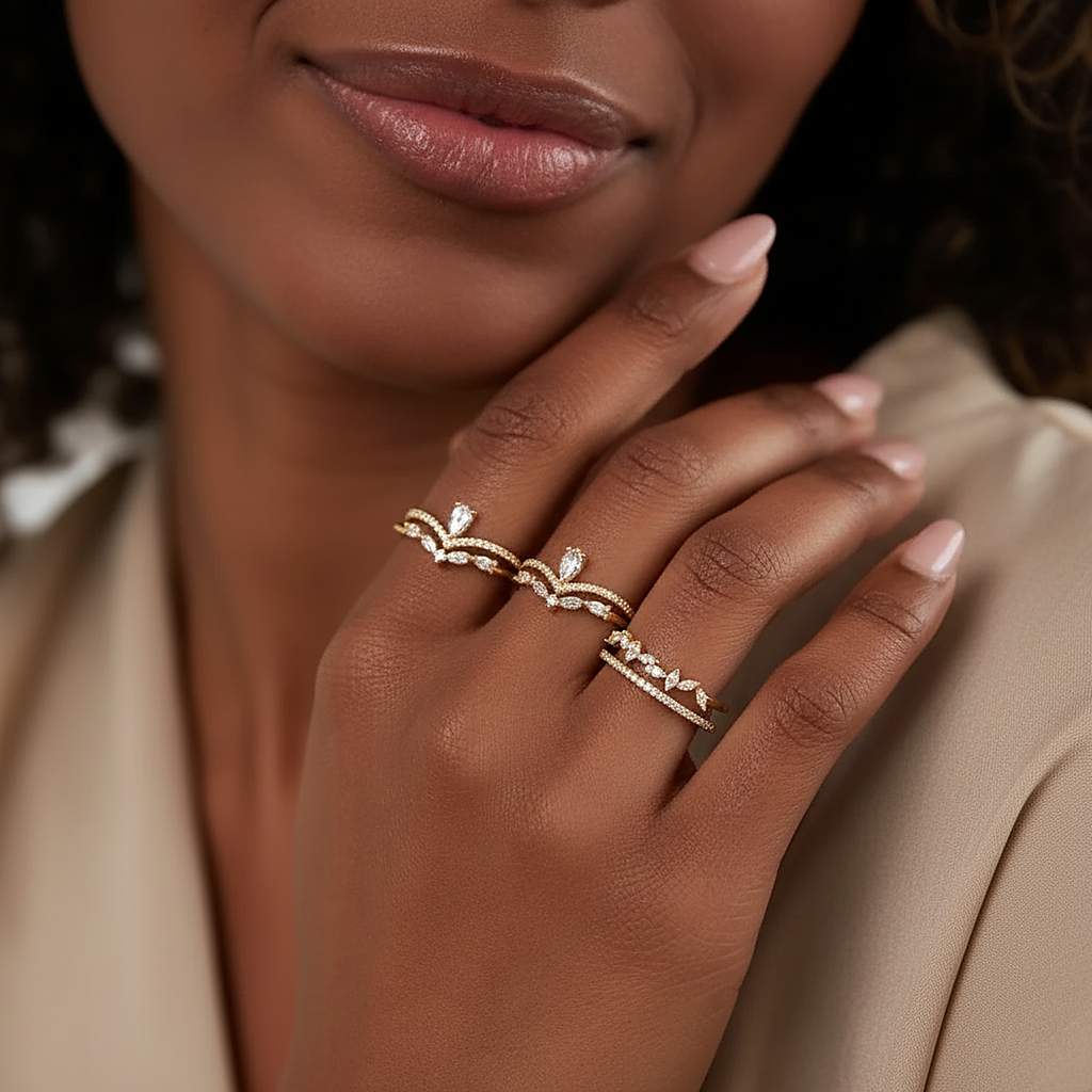 Amelie ring set worn
