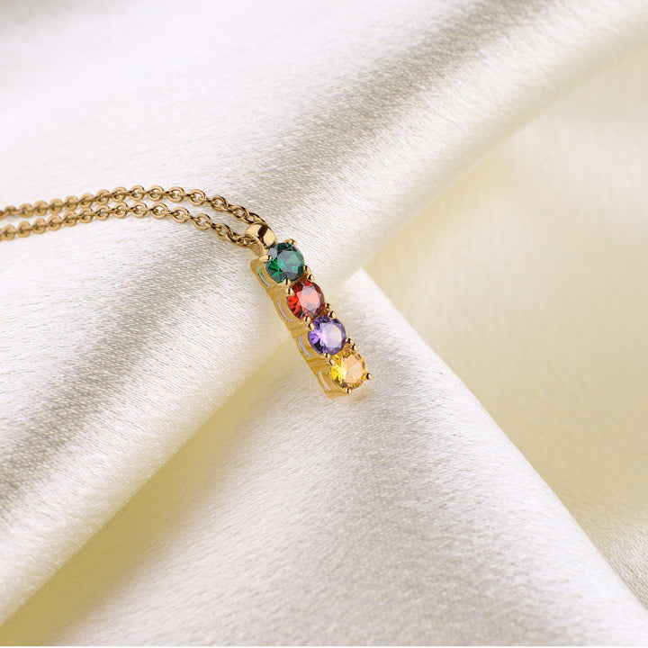 Collana con pietra portafortuna di famiglia