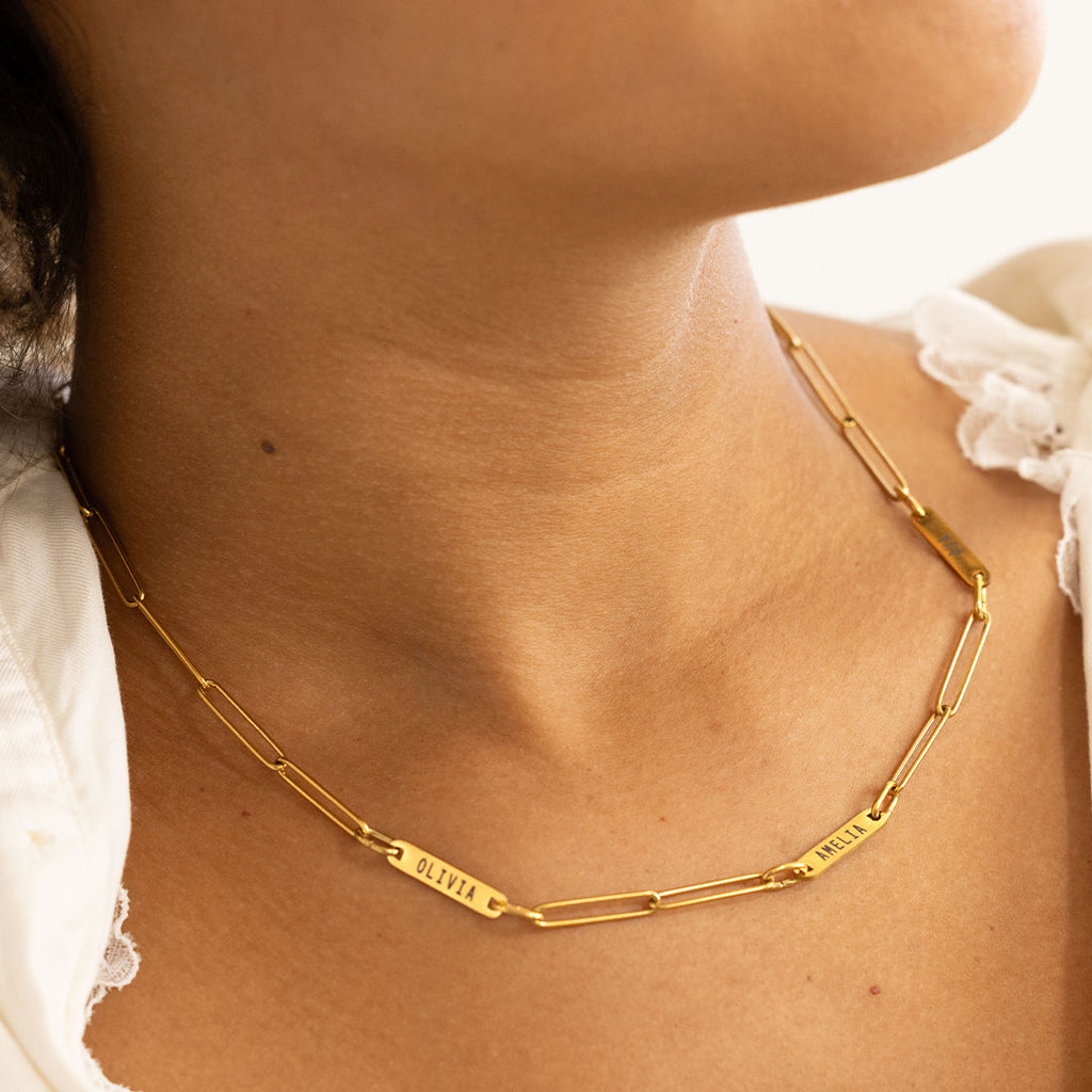 Collana con fermaglio e nomi personalizzati