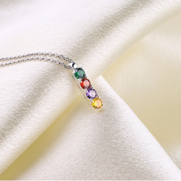 Collana con pietra portafortuna di famiglia