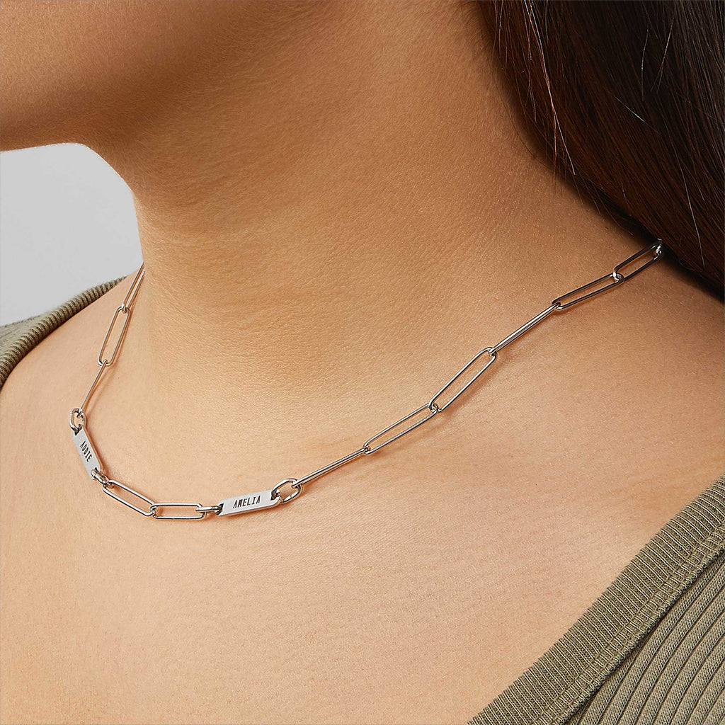 Collana con fermaglio e nomi personalizzati