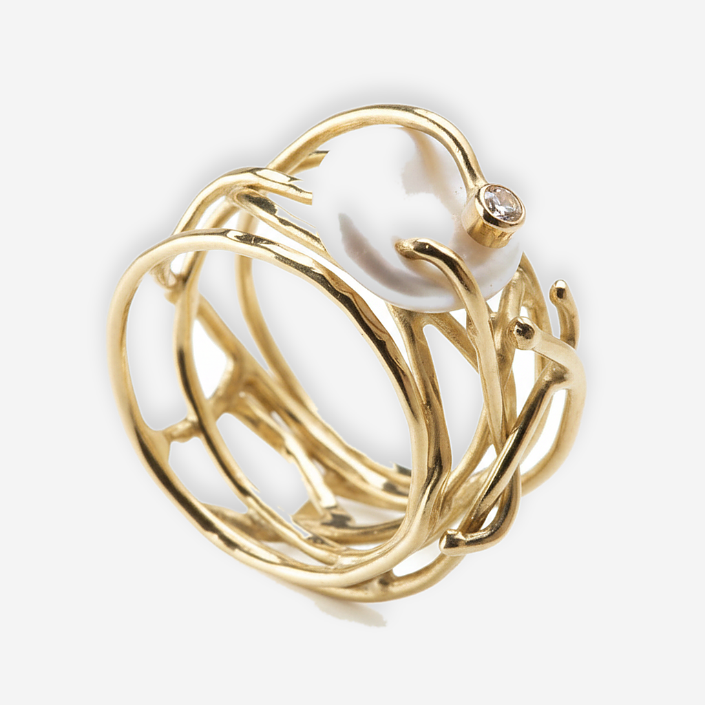 Samira Gold Pearl Ring detail