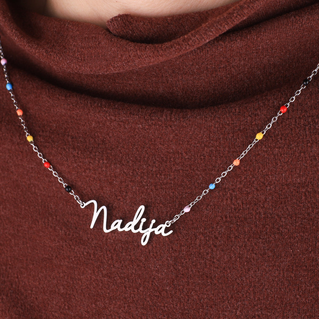Bunte Perlen-Namenskette mit Fee