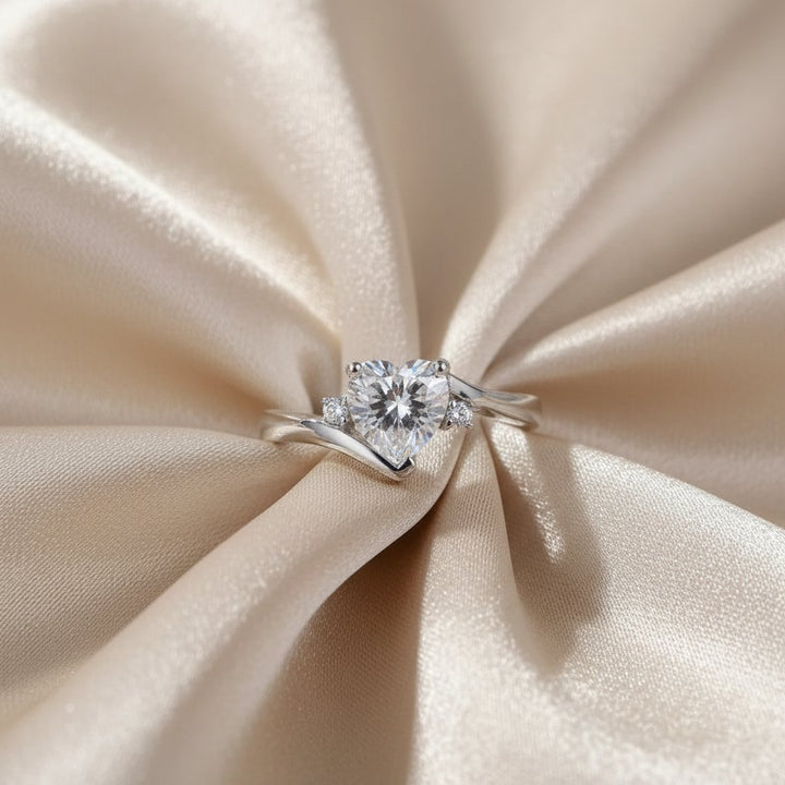 Fiora Zirconia Ring