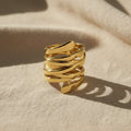 Une Hoop Earrings