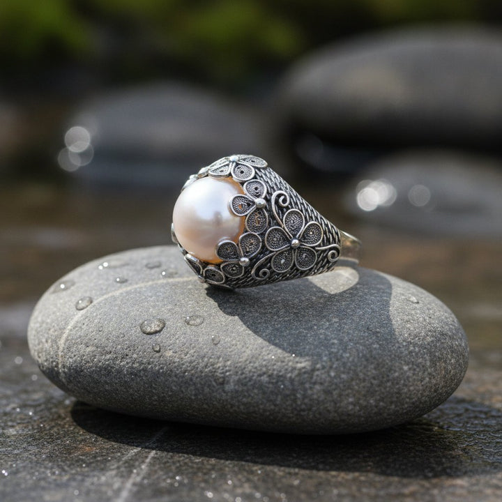 Selene Pearl Ring