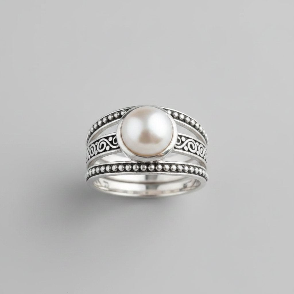 Ninon Pearl Ring