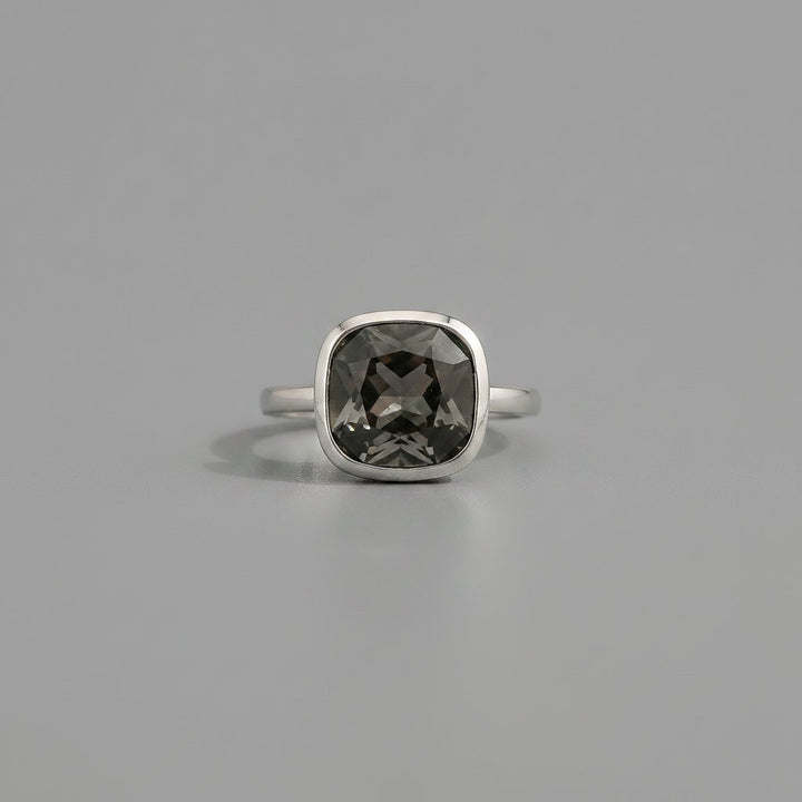 Coralie Quartz Ring