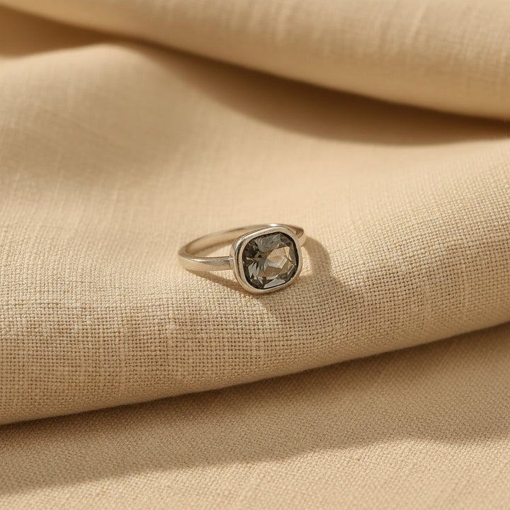 Coralie Quartz Ring