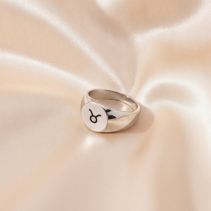 Perrine Minimalist Ring