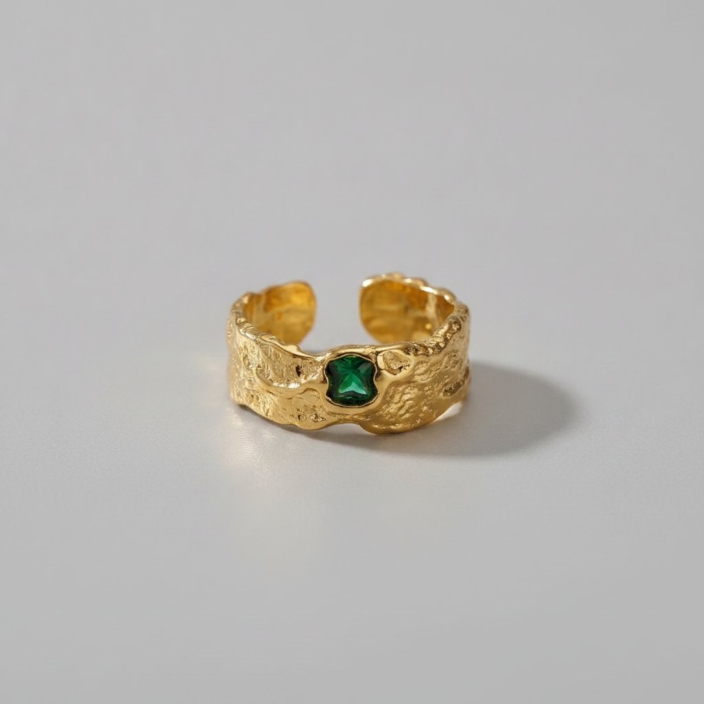 Faye Emerald Ring