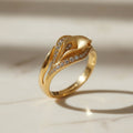 Anillo dorado Bela