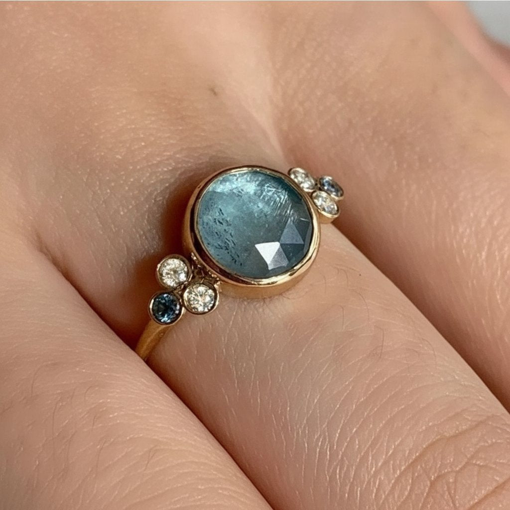 Anello Rosaline con zaffiro
