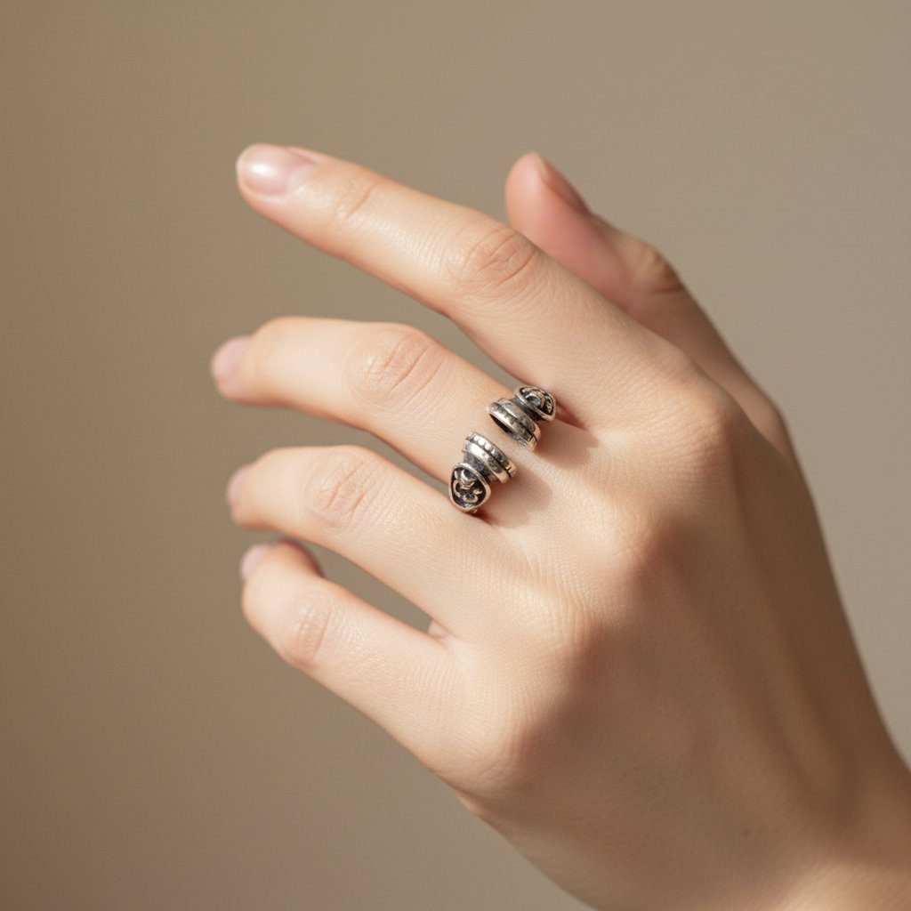 Cerise-sølvfarget ring