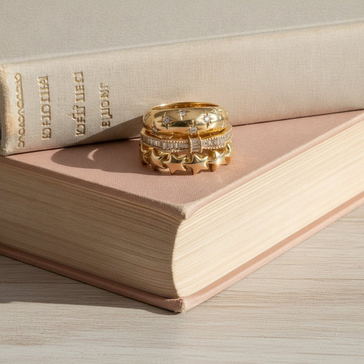 Joli ensemble de bijoux dorés