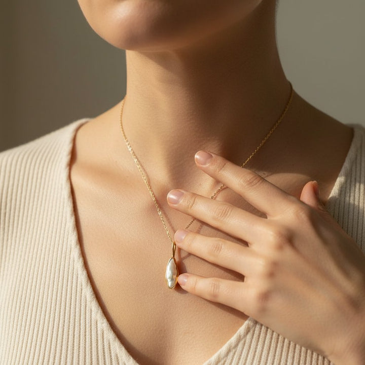 Amelie Gold Necklace