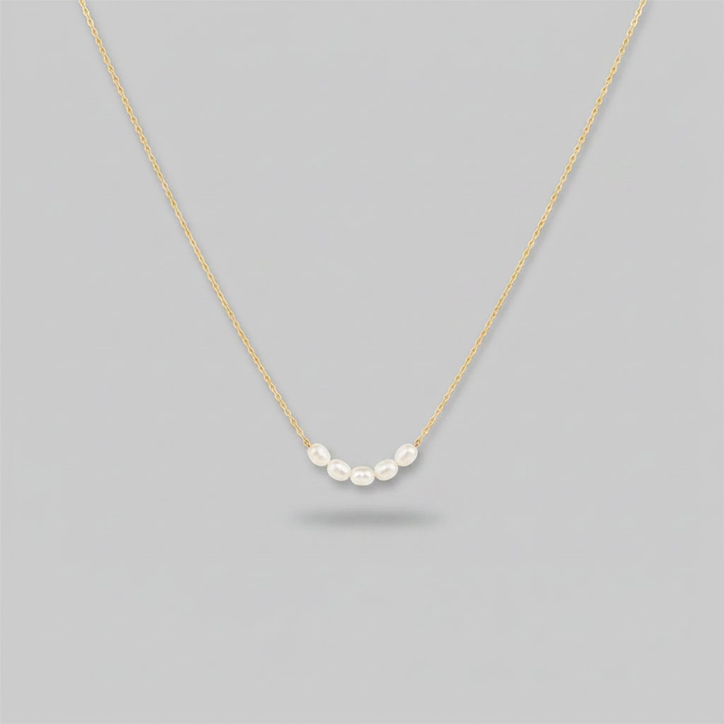 Elegante Perlenhalskette in Gold
