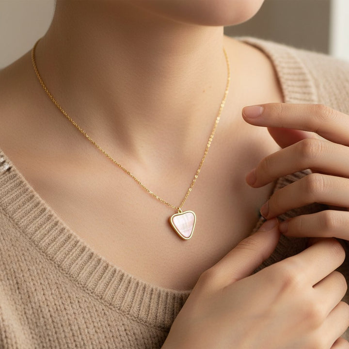 Faye Quartz Necklace