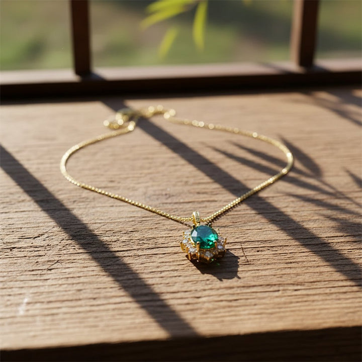 Pia Gold Necklace