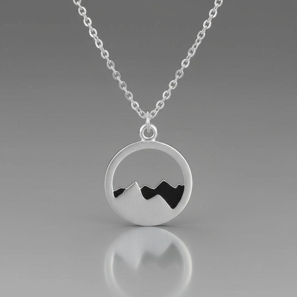 Leocadia Minimalist Necklace