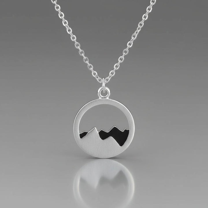 Leocadia Minimalist Necklace