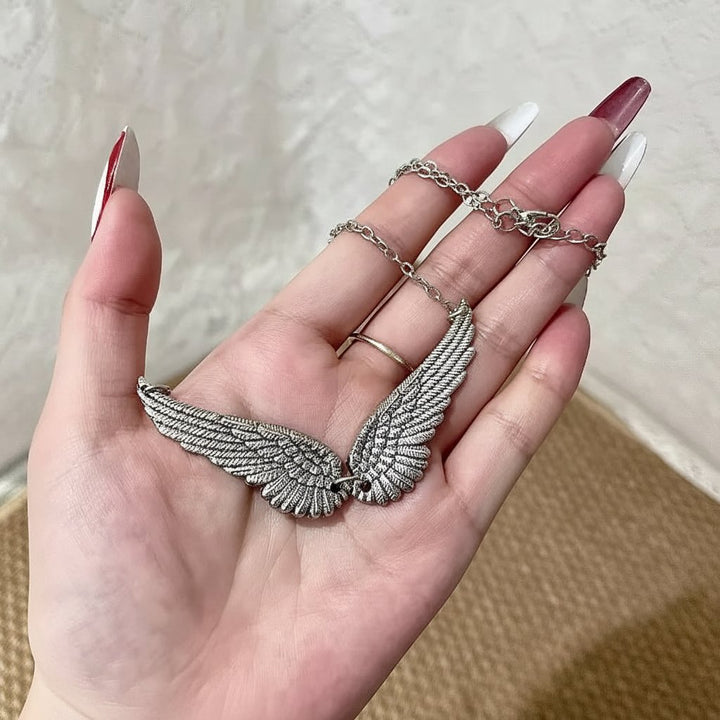 Collier Aile Statement