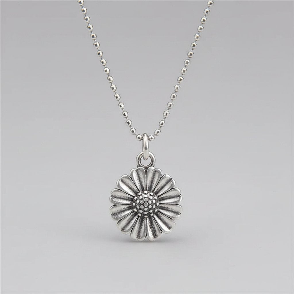 Leocadia Vintage Necklace