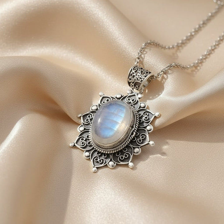 Quilla Moonstone Necklace