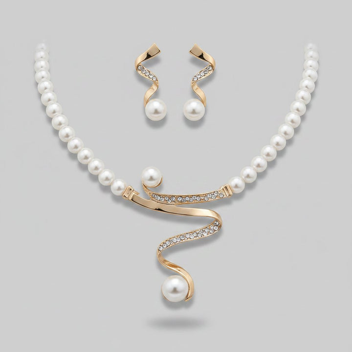 Nadia Pearl Necklace