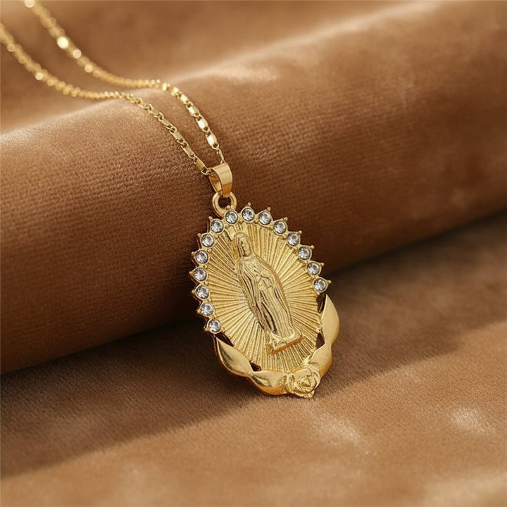 Suri Necklace
