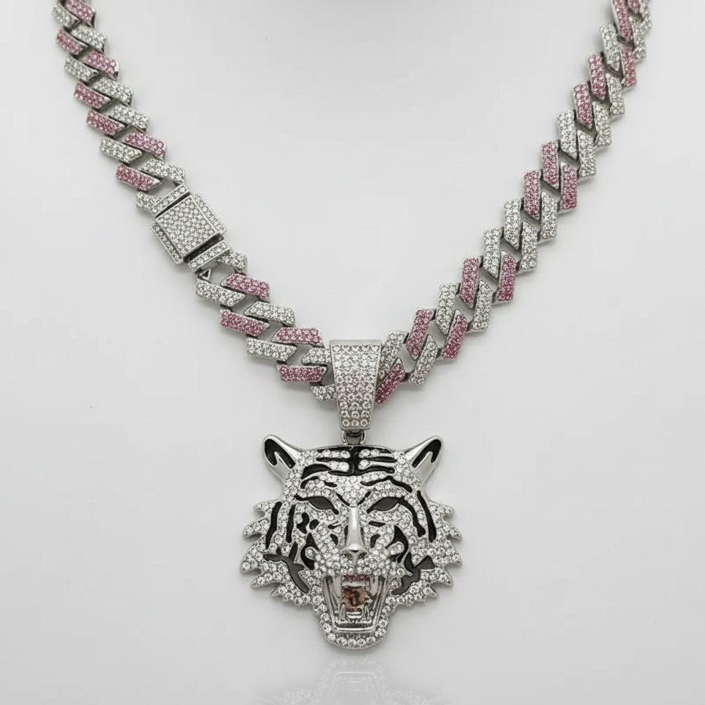 Leocadia Gold Necklace
