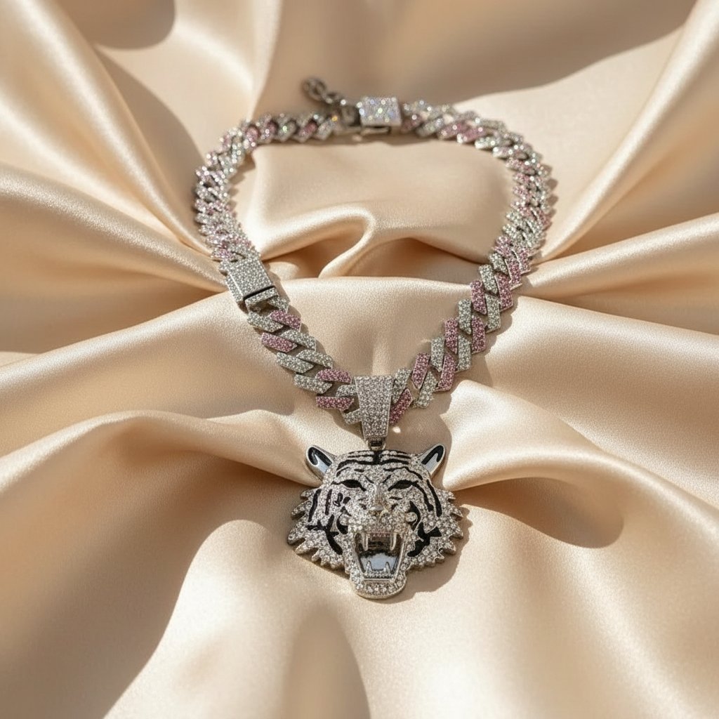 Leocadia Gold Necklace