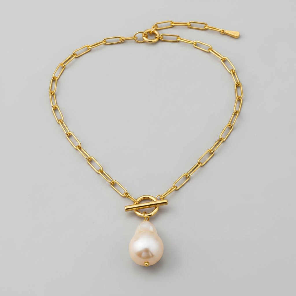 Verena Pearl Necklace