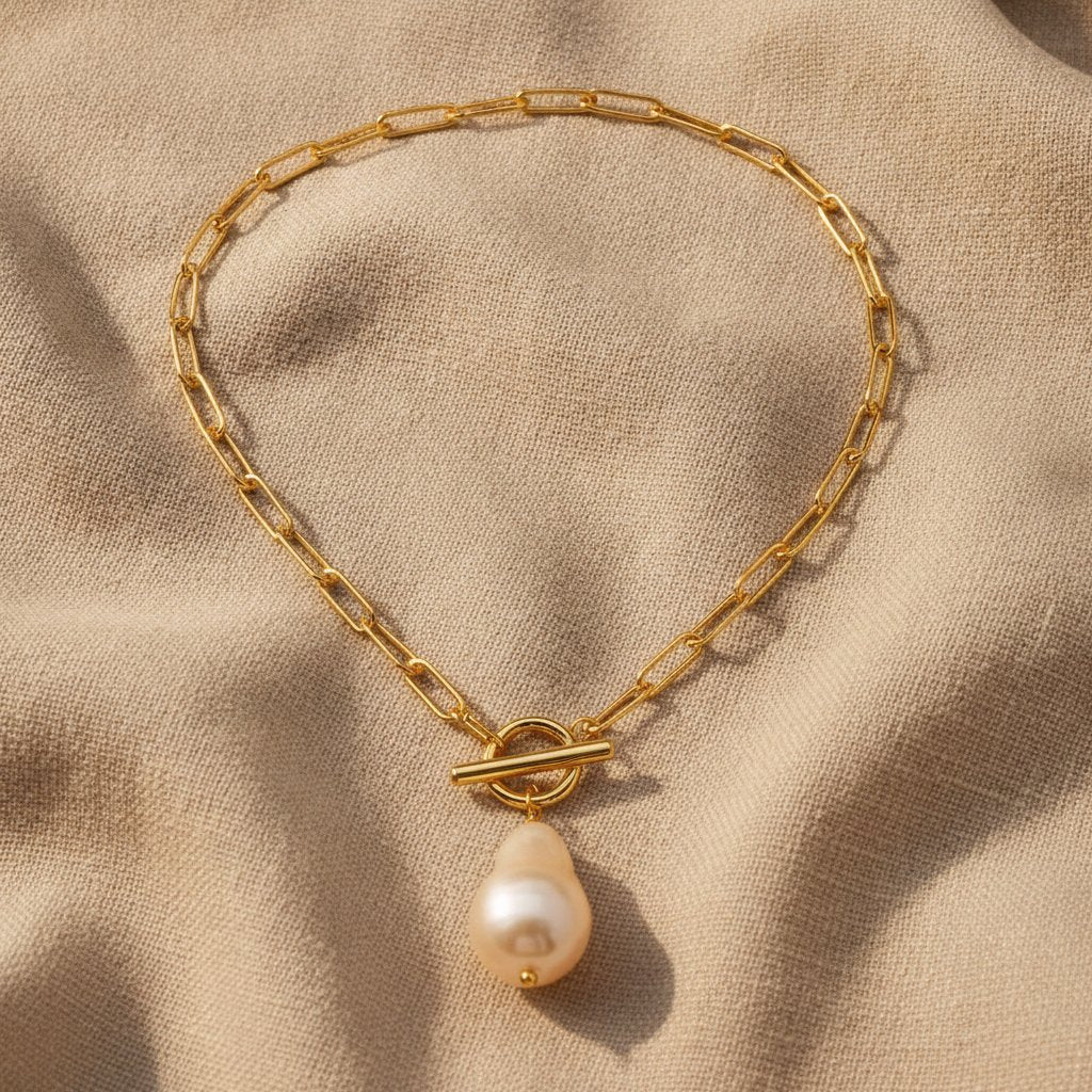 Verena Pearl Necklace
