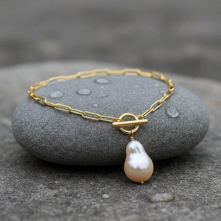 Verena Pearl Necklace