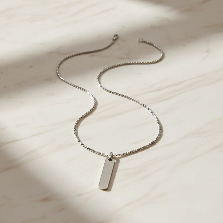 Einfache geometrische Edelstahlkette mit Rhombus-Anhänger