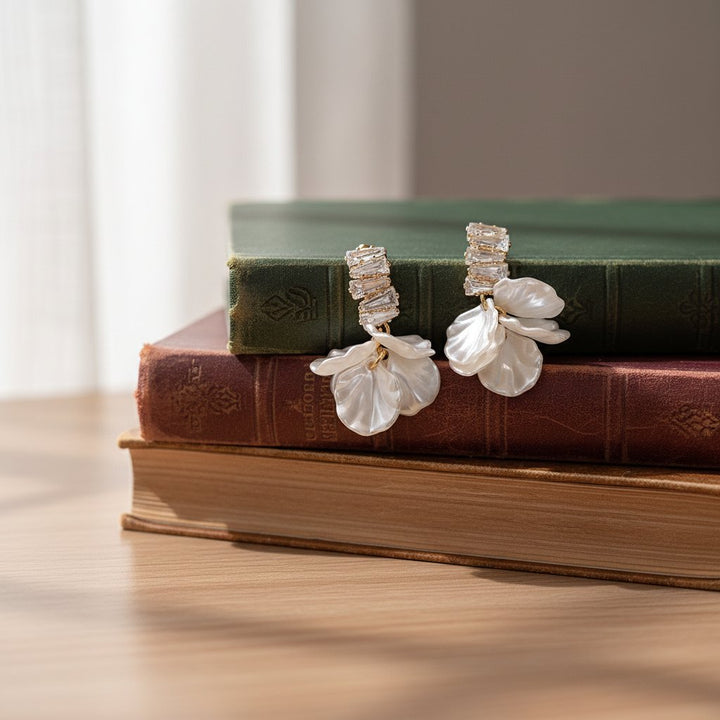 Elise Pearl Earrings