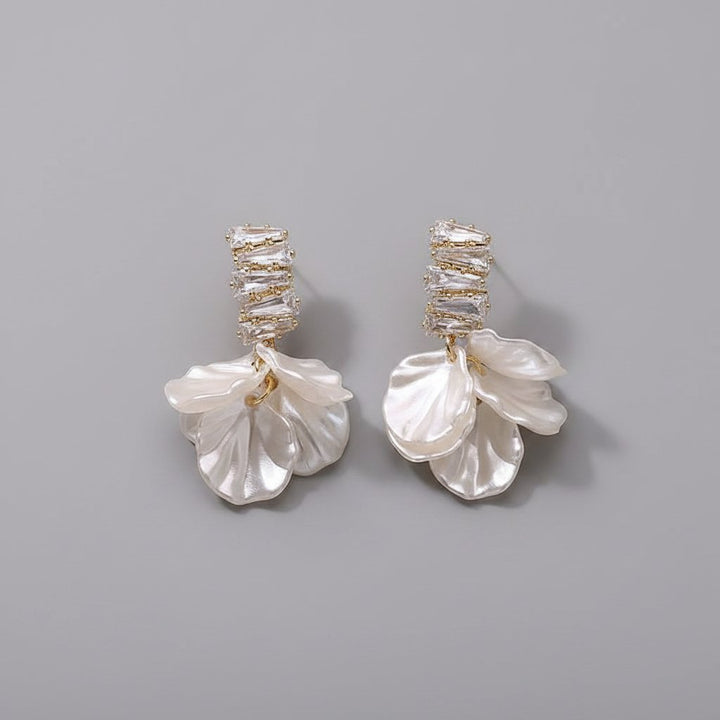 Elise Pearl Earrings