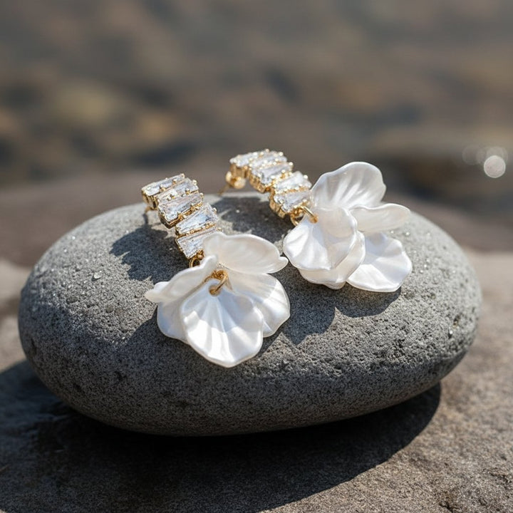 Elise Pearl Earrings
