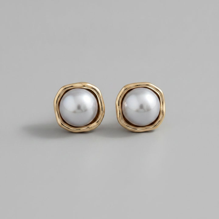 Vera Pearl Earrings
