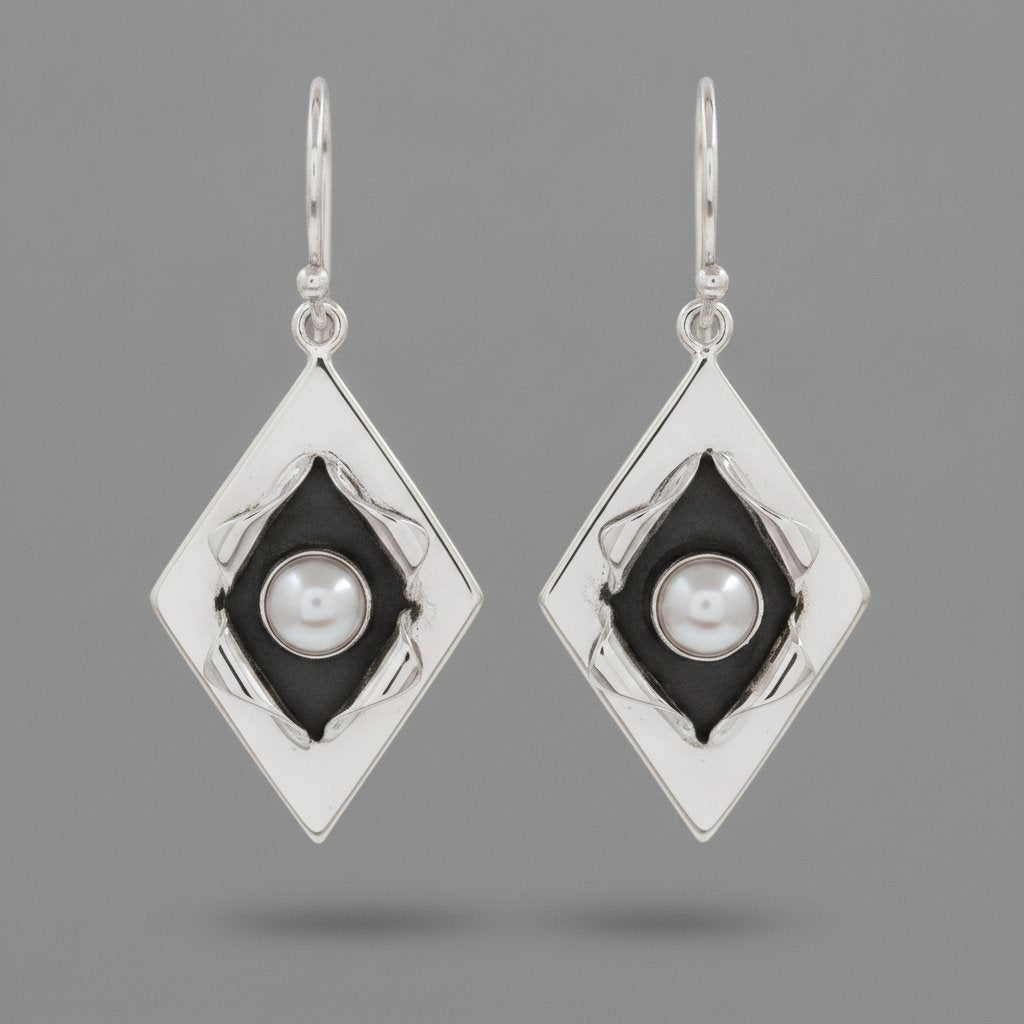 Bijou Pearl Earrings