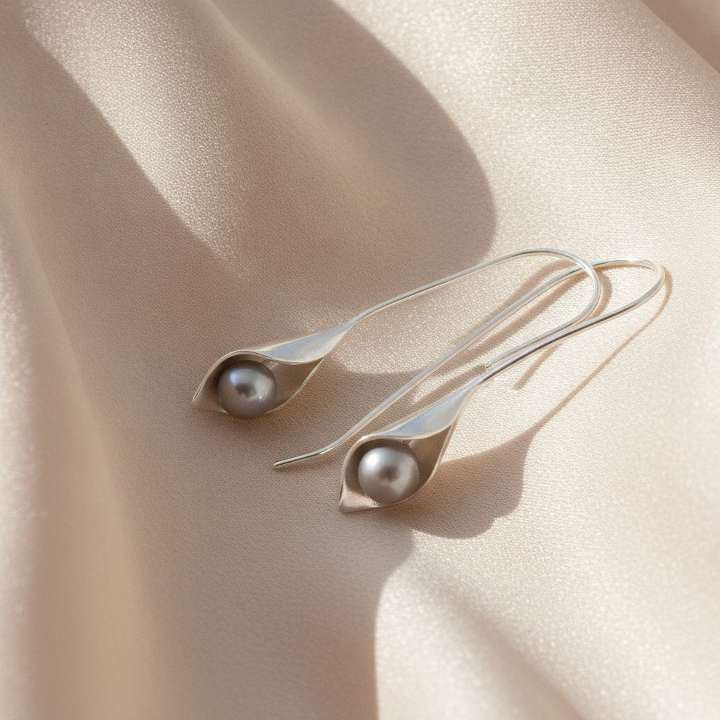 Bijou Pearl Earrings