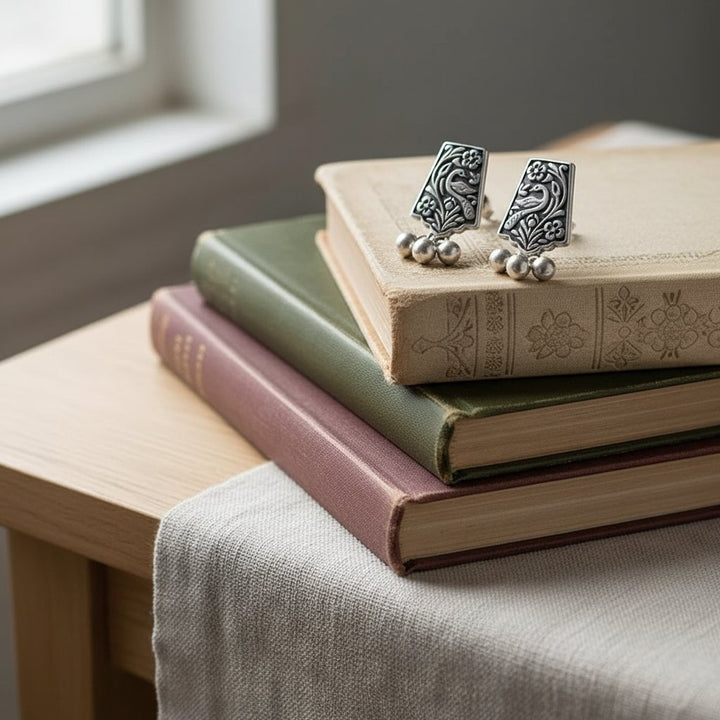 Hespera Pearl Earrings