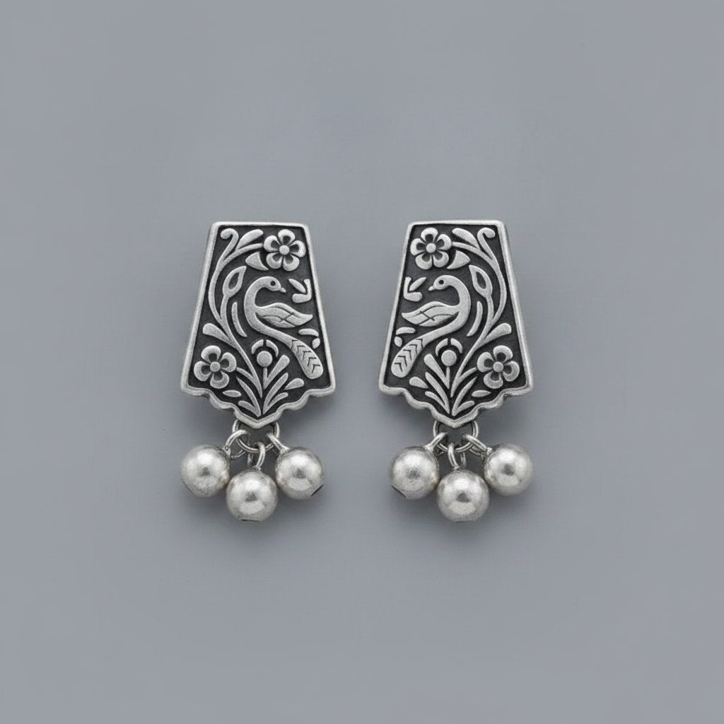 Hespera Pearl Earrings