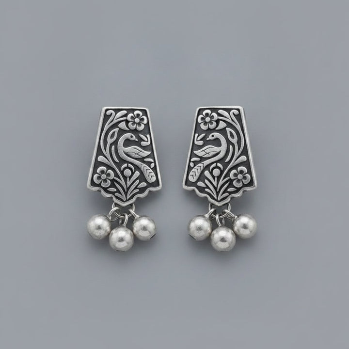 Hespera Pearl Earrings