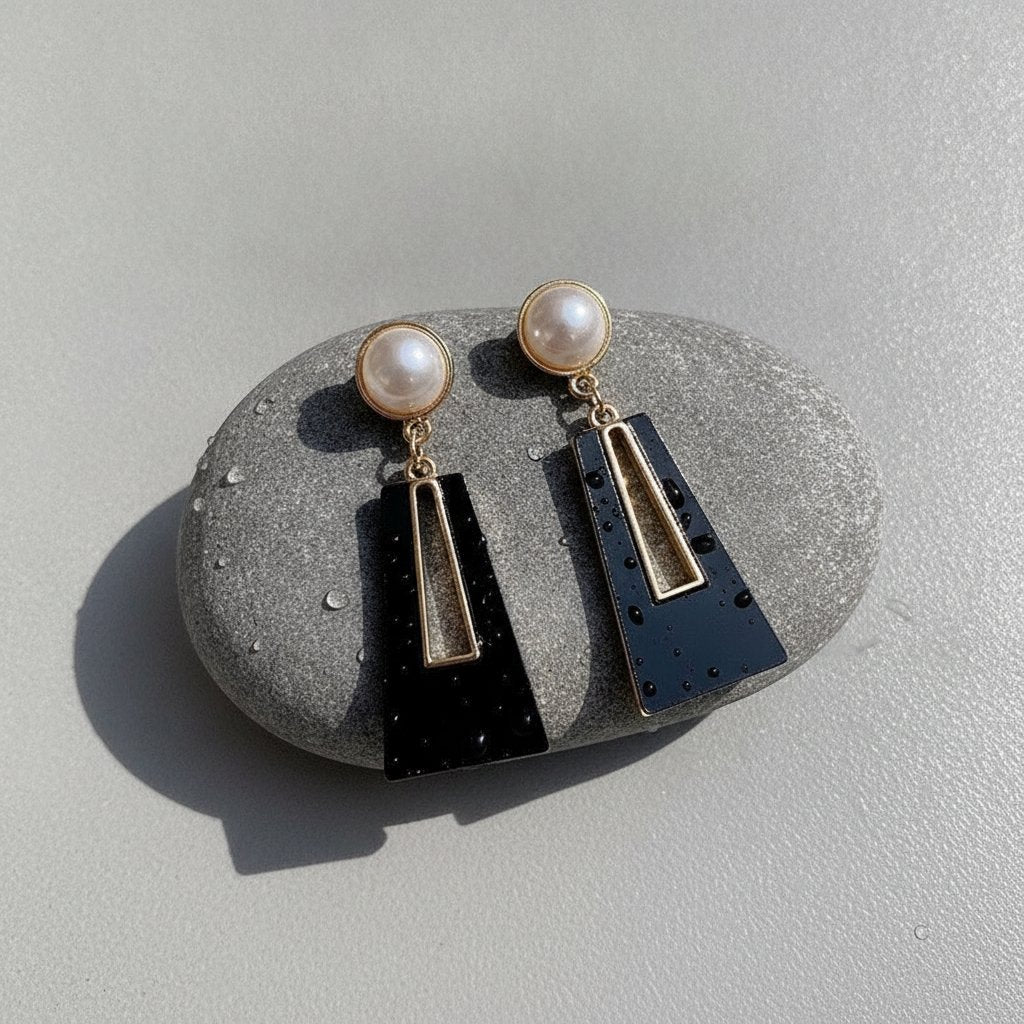 Iliana Pearl Earrings