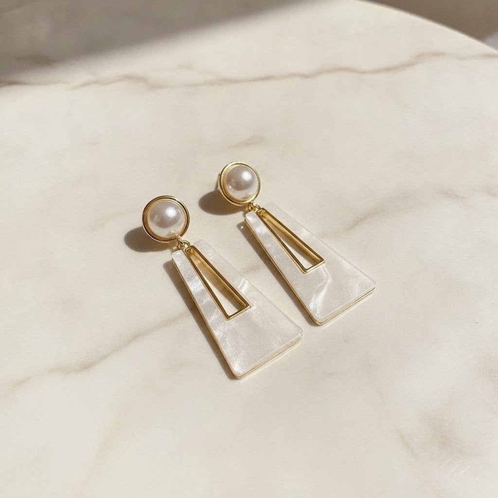 Iliana Pearl Earrings